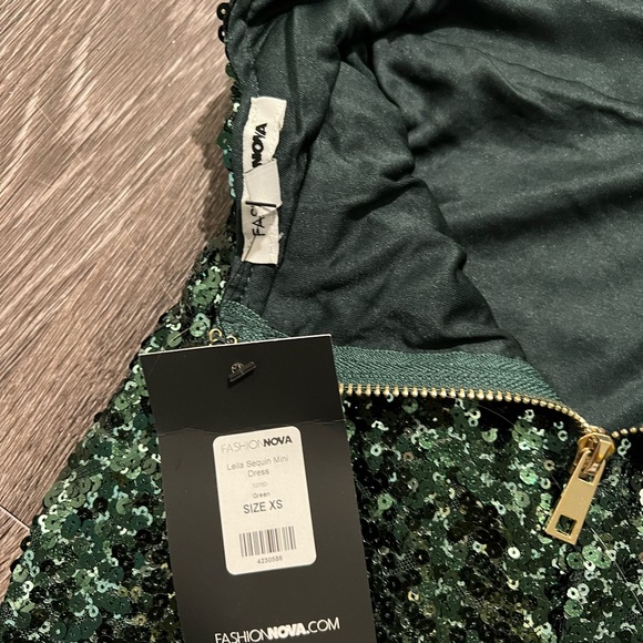 Green Sequin Cowl Neck Dress New - Picture 7 of 7